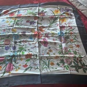 New Gucci floral silk scarf